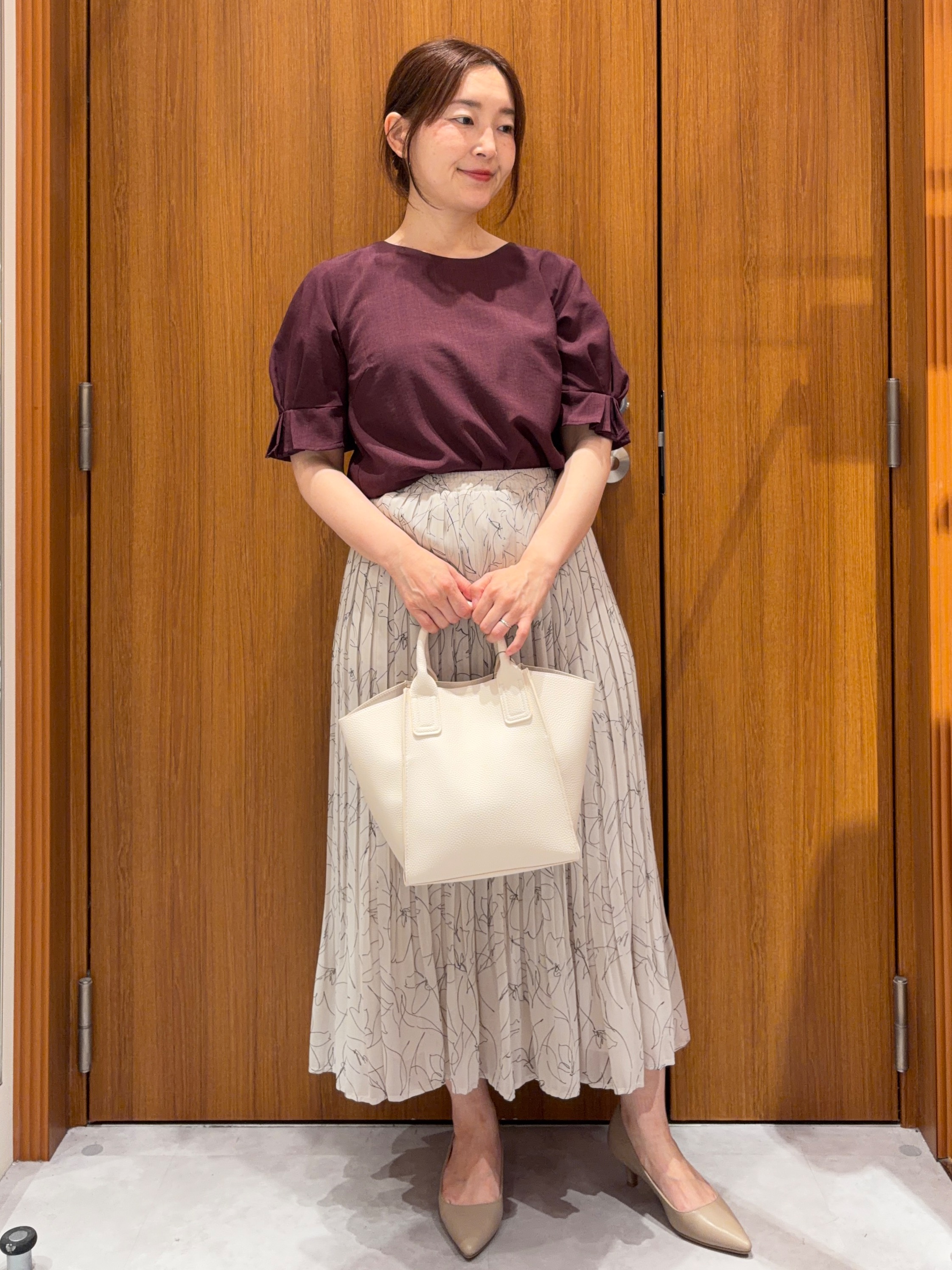 アスカさんの「index｜【接触冷感／吸水速乾】タックパフスリーブブラウス《防シワ／洗濯機OK／XS～3L／8col》」を使ったコーディネート