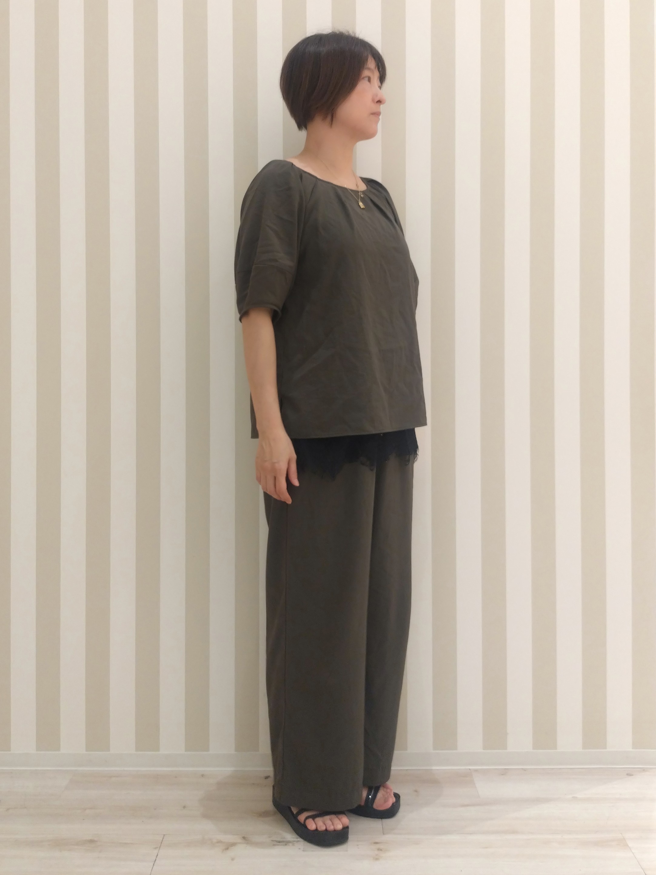 AKさんの「SHOO･LA･RUE｜【S-LL/洗濯機可/セットアップ可】軽凛(かろりん) ひんやりタックブラウス」を使ったコーディネート