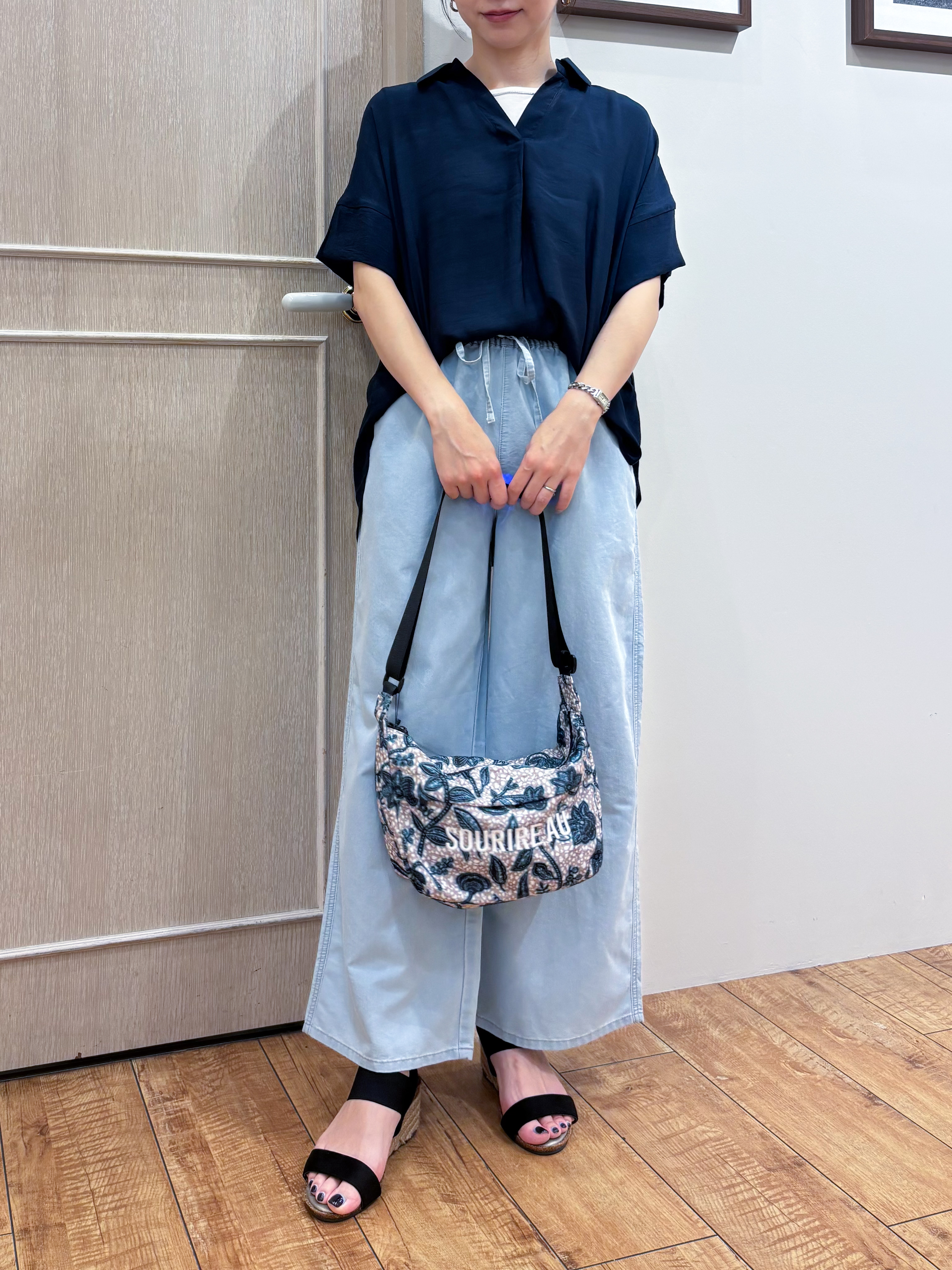 なみさんの「SHOO･LA･RUE｜【2点セット/S-LL/洗濯機可】時短でコーデ決まる スラブスキッパーシャツ＋タンクトップ」を使ったコーディネート