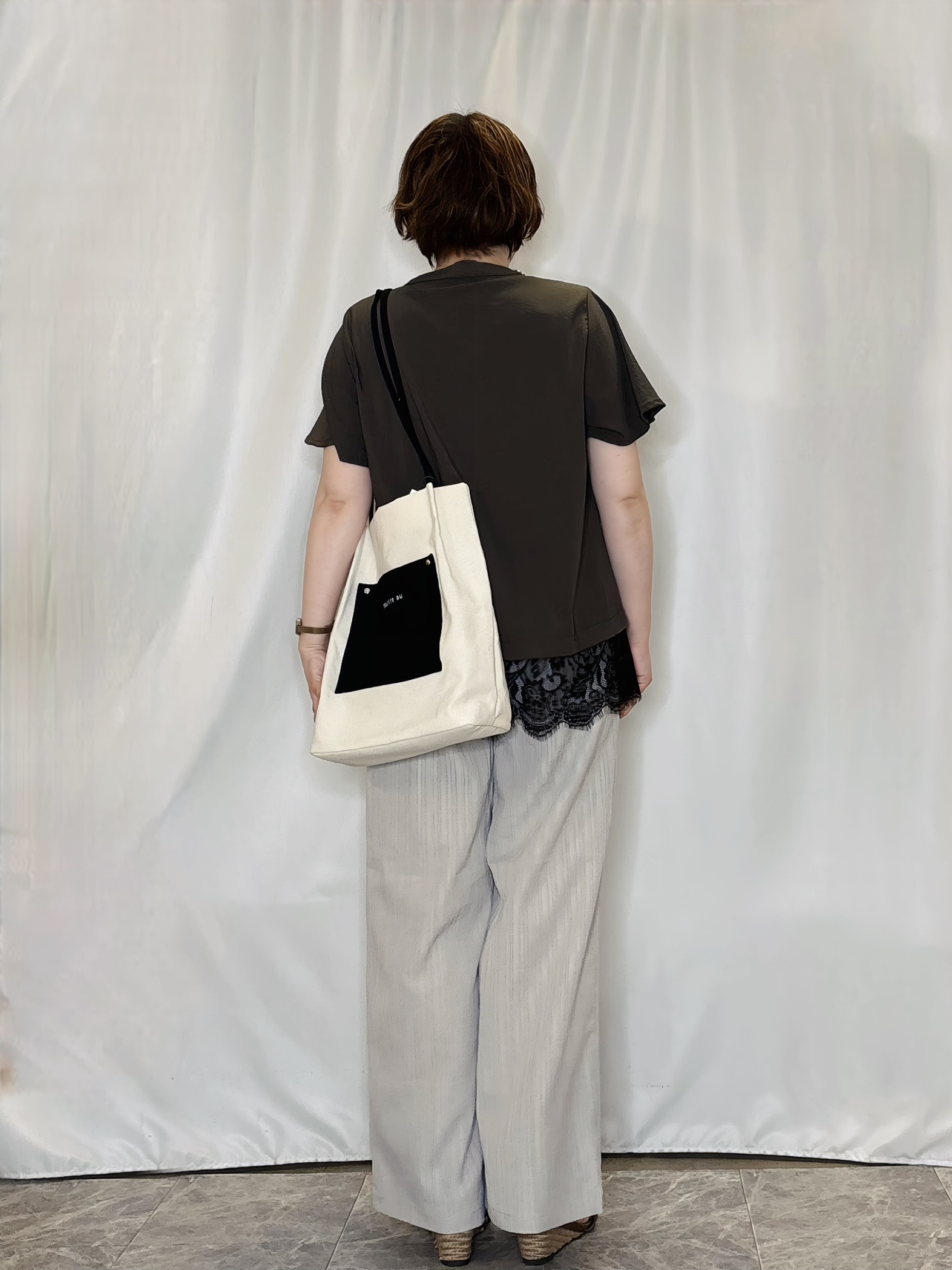 たみさんの「SHOO･LA･RUE｜【ひんやり/S-LL/洗濯機可】軽凛(かろりん) スキッパー裾レースブラウス」を使ったコーディネート