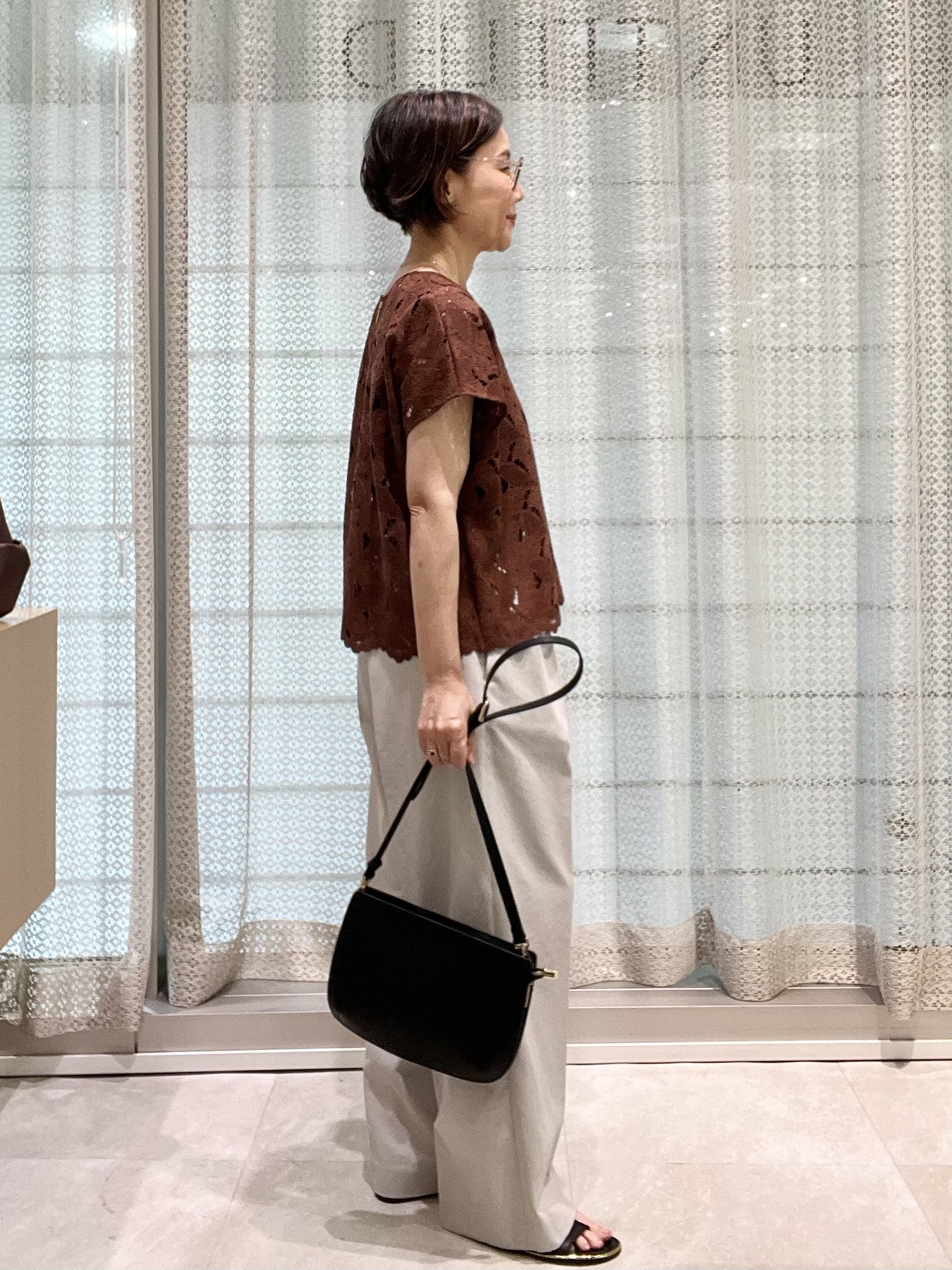 ymさんの「UNTITLED｜【セットアップ可/品のある透け感】リーフレースブラウス」を使ったコーディネート