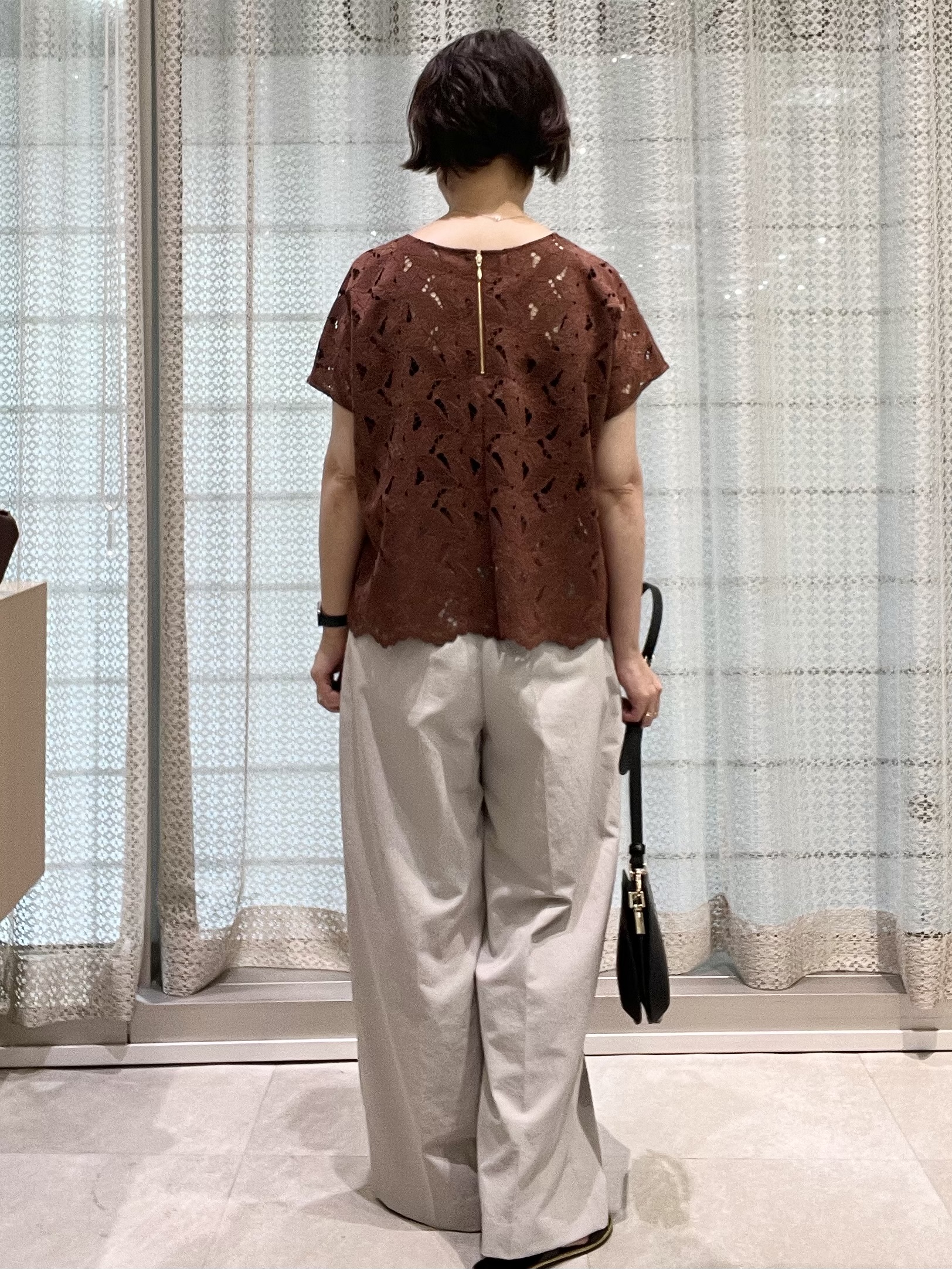 ymさんの「UNTITLED｜【セットアップ可/品のある透け感】リーフレースブラウス」を使ったコーディネート