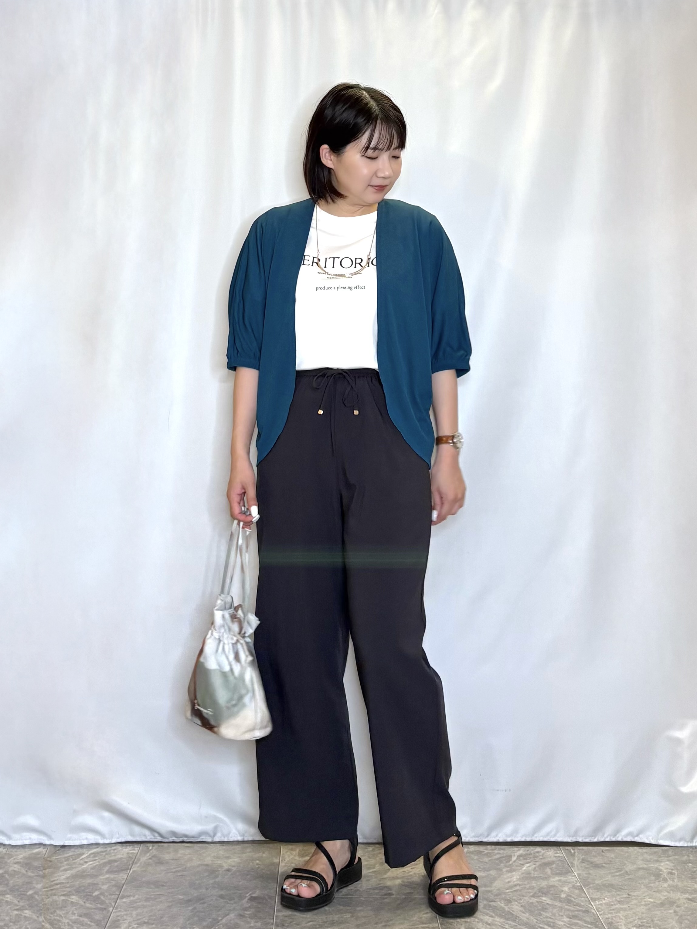 ネリさんの「SHOO･LA･RUE｜【ひんやり/体型カバー】冷房、UV対策で持ってて安心 さらさら五分袖ボレロカーディガン」を使ったコーディネート