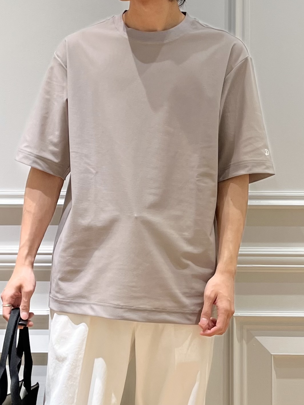 Watanabeさんの「DRESSTERIOR｜【接触冷感/UVカット/ウォッシャブル】AIRTOOL クルーネックTシャツ」を使ったコーディネート