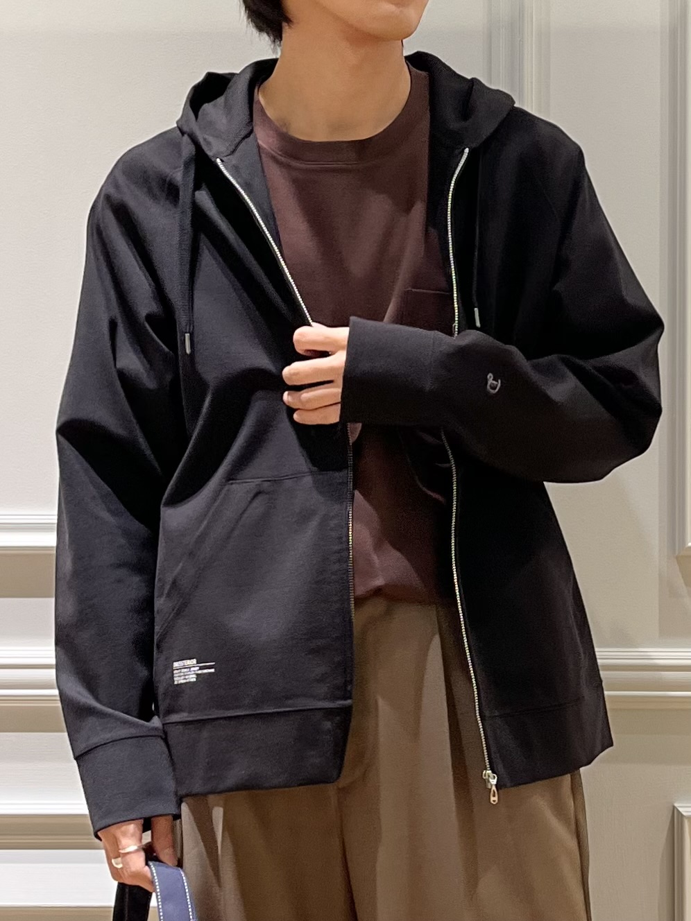 Watanabeさんの「DRESSTERIOR｜【接触冷感／セットアップ可】ドライタッチ ハイカウントジップアップパーカ」を使ったコーディネート