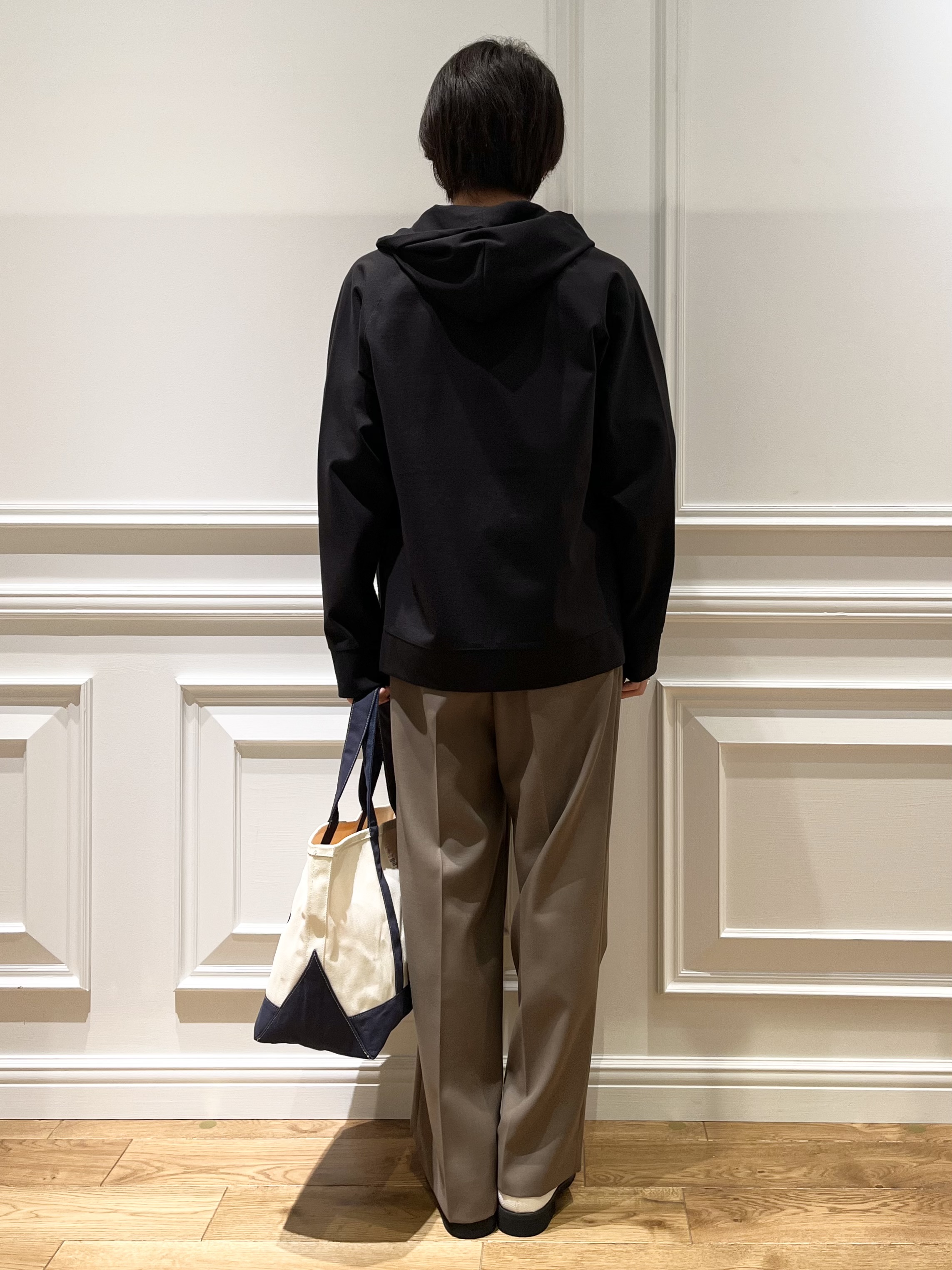 Watanabeさんの「DRESSTERIOR｜【接触冷感／セットアップ可】ドライタッチ ハイカウントジップアップパーカ」を使ったコーディネート
