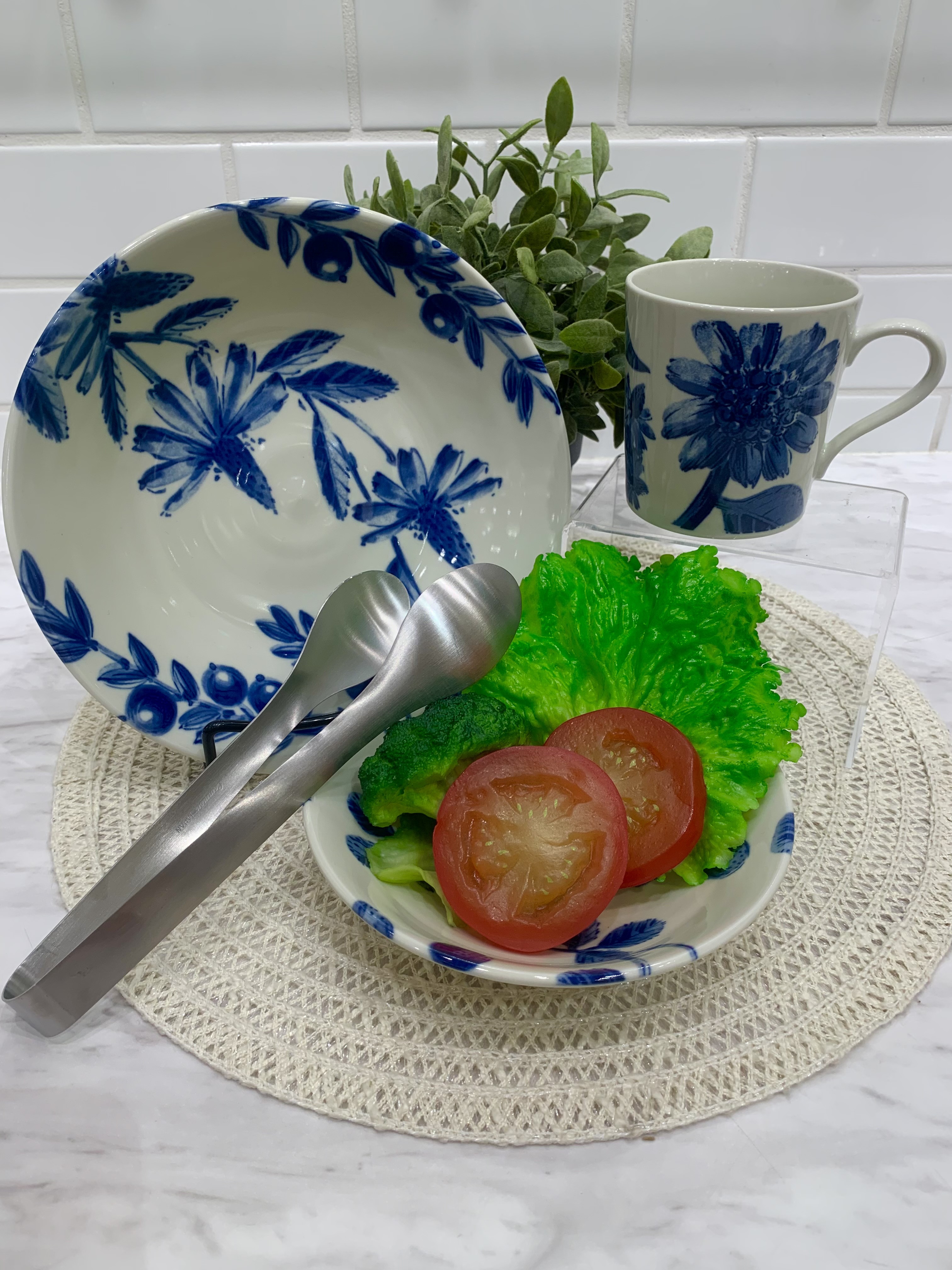 osaosaさんの「212 KITCHEN STORE｜ボタニカル マグ マーガレット」を使ったコーディネート
