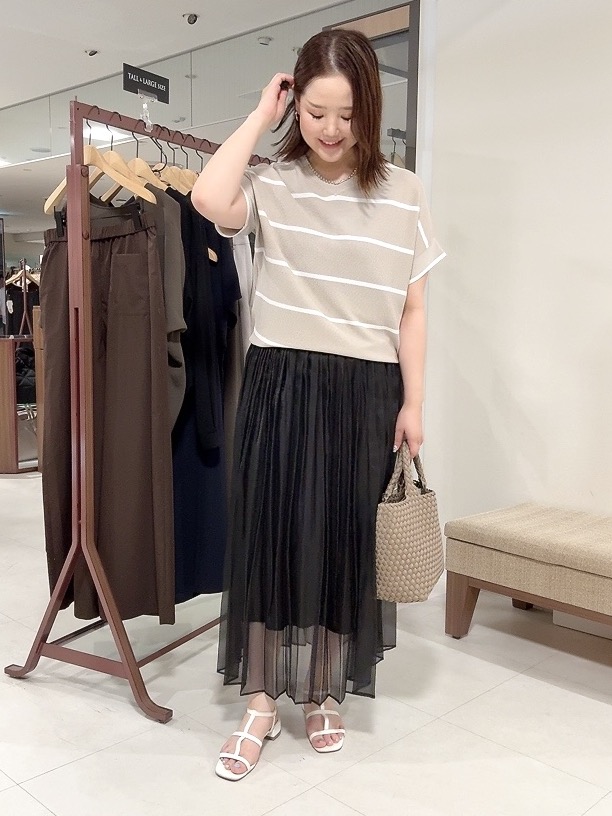 YUIさんの「UNTITLED｜【11色展開/体型カバー】前後2WAYフレンチスリーブニット」を使ったコーディネート