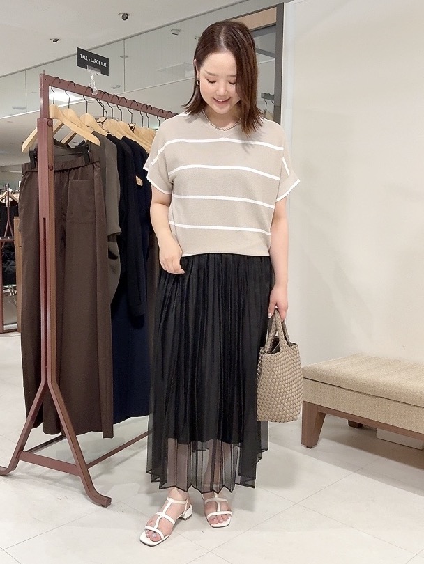 YUIさんの「UNTITLED｜【11色展開/体型カバー】前後2WAYフレンチスリーブニット」を使ったコーディネート