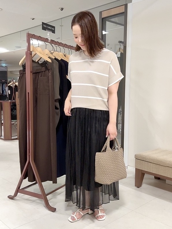 YUIさんの「UNTITLED｜【11色展開/体型カバー】前後2WAYフレンチスリーブニット」を使ったコーディネート