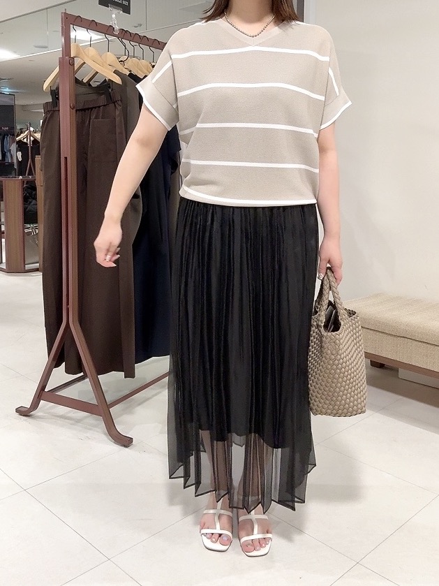 YUIさんの「UNTITLED｜【11色展開/体型カバー】前後2WAYフレンチスリーブニット」を使ったコーディネート