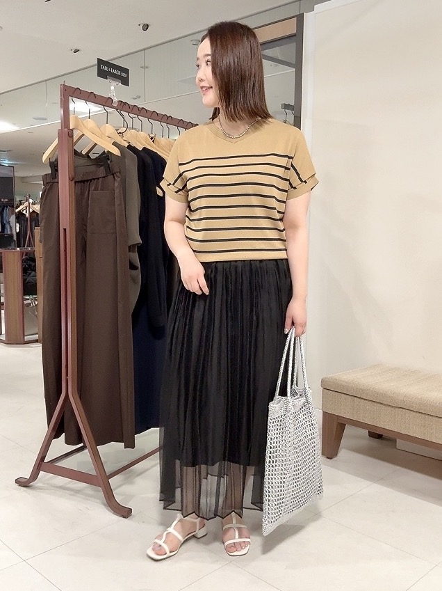 YUIさんの「UNTITLED｜【肌に張り付かない/前後2WAY】ドライタッチコットンプルオーバー」を使ったコーディネート