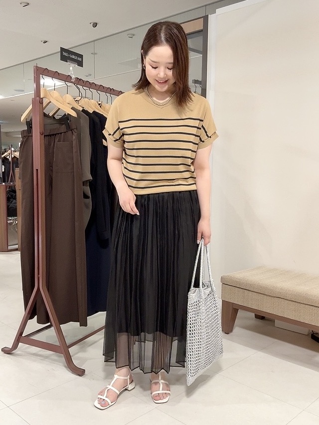 YUIさんの「UNTITLED｜【肌に張り付かない/前後2WAY】ドライタッチコットンプルオーバー」を使ったコーディネート