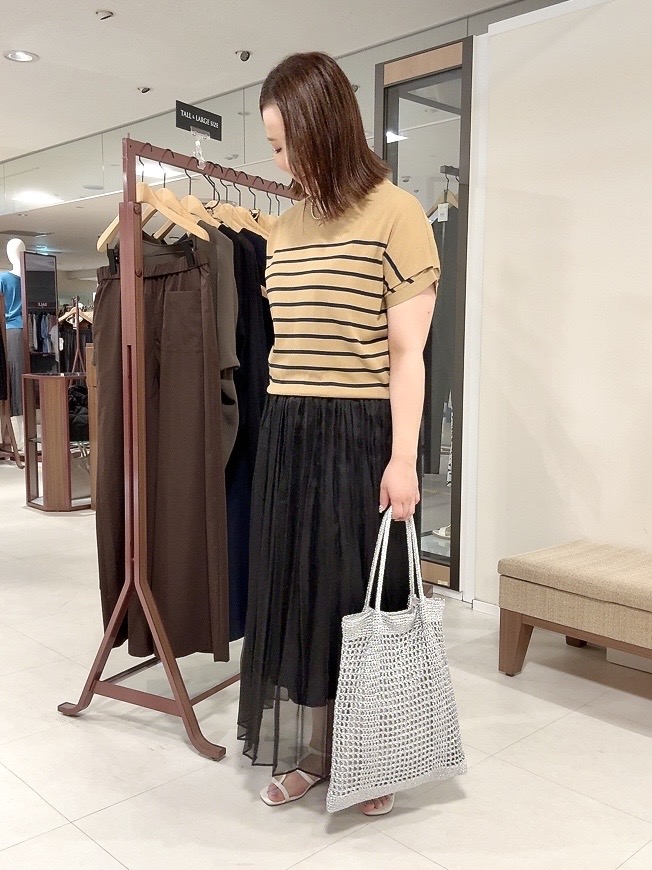 YUIさんの「UNTITLED｜【肌に張り付かない/前後2WAY】ドライタッチコットンプルオーバー」を使ったコーディネート