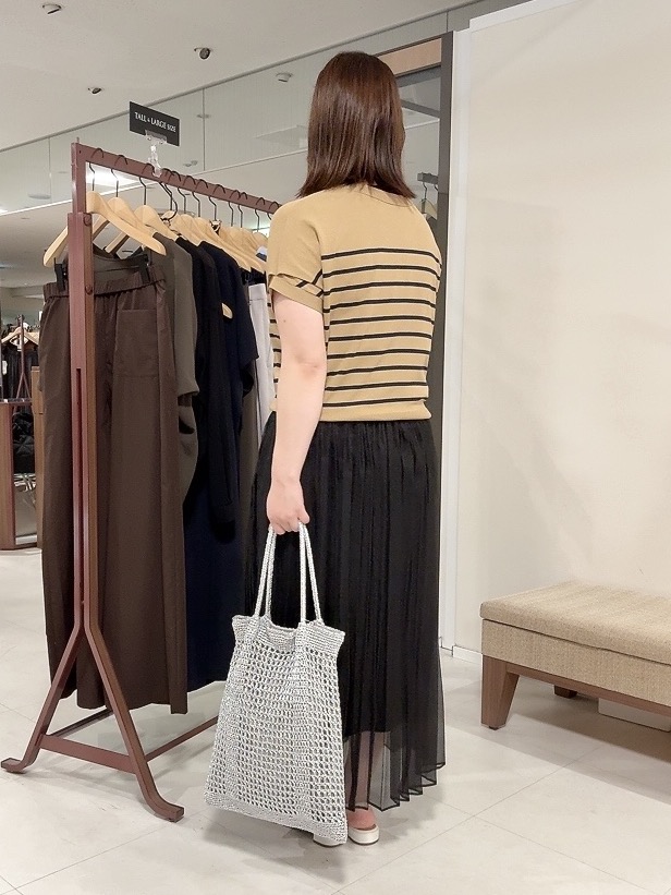 YUIさんの「UNTITLED｜【肌に張り付かない/前後2WAY】ドライタッチコットンプルオーバー」を使ったコーディネート