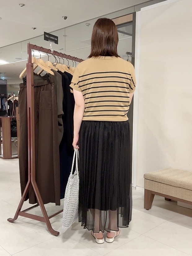 YUIさんの「UNTITLED｜【肌に張り付かない/前後2WAY】ドライタッチコットンプルオーバー」を使ったコーディネート