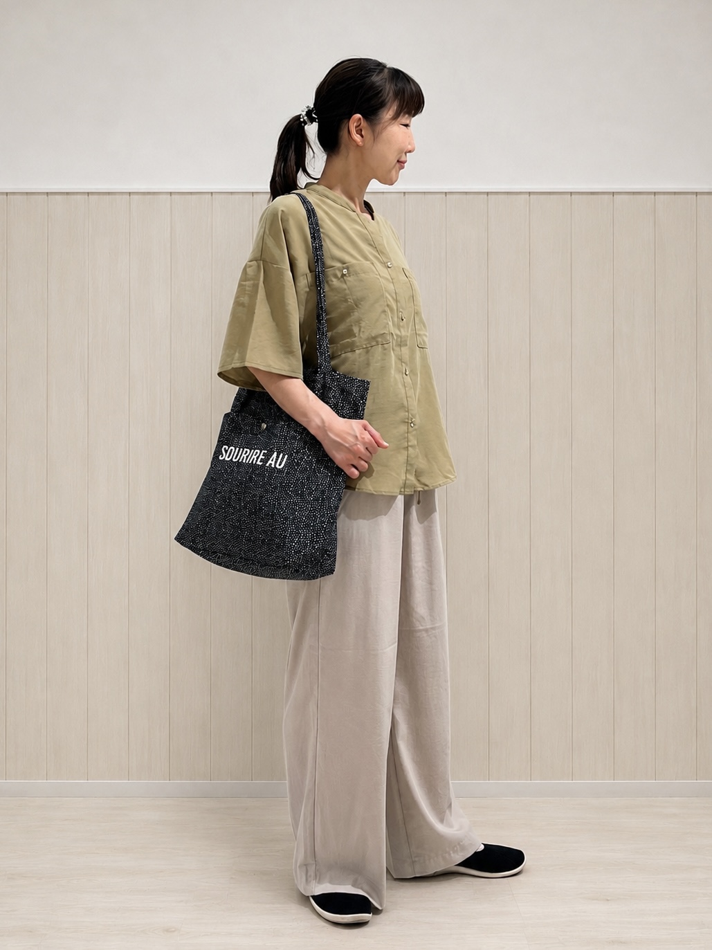 まつみさんの「SHOO･LA･RUE｜【洗濯機可/S-LL】大人の抜け感 ゆるっと5分袖シャツ」を使ったコーディネート