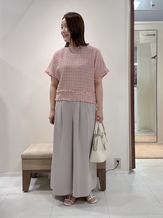YUIさんの「UNTITLED｜ファンシーツイードブラウス」を使ったコーディネート