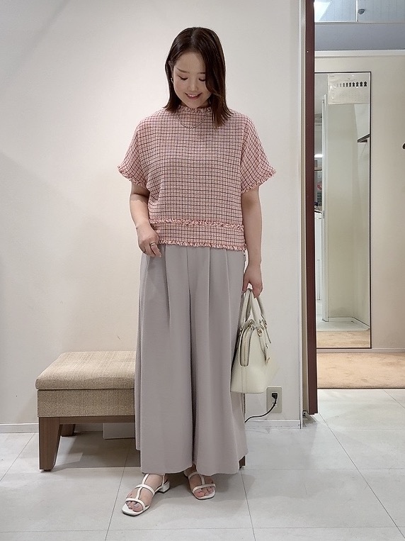 YUIさんの「UNTITLED｜ファンシーツイードブラウス」を使ったコーディネート