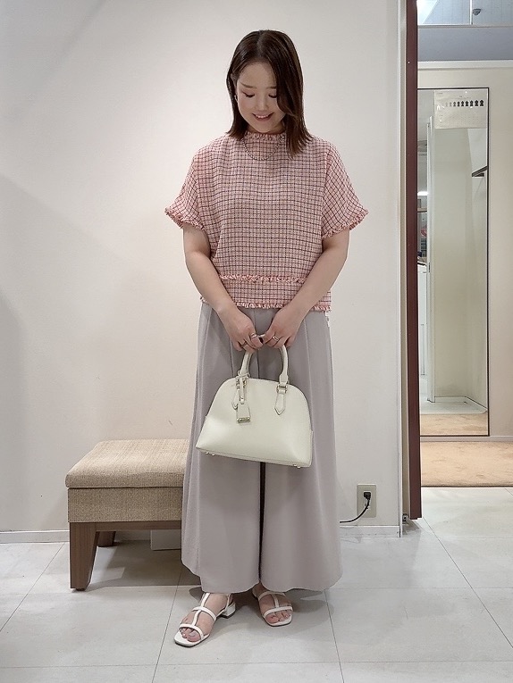 YUIさんの「UNTITLED｜ファンシーツイードブラウス」を使ったコーディネート