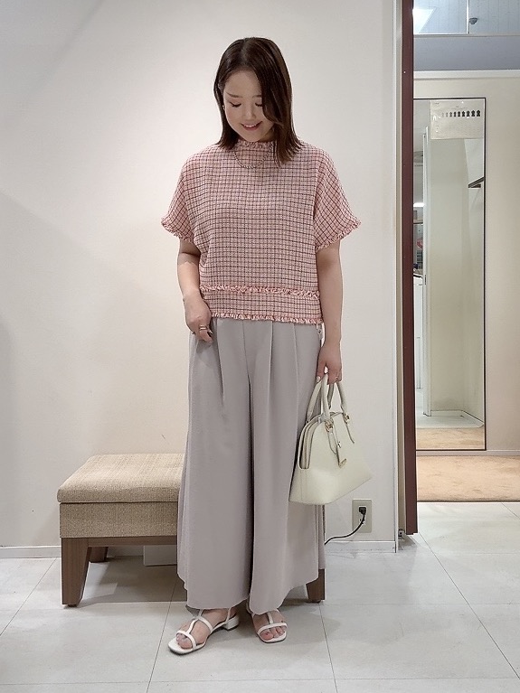 YUIさんの「UNTITLED｜ファンシーツイードブラウス」を使ったコーディネート