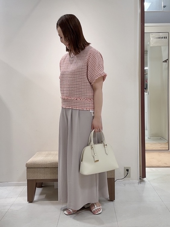 YUIさんの「UNTITLED｜ファンシーツイードブラウス」を使ったコーディネート