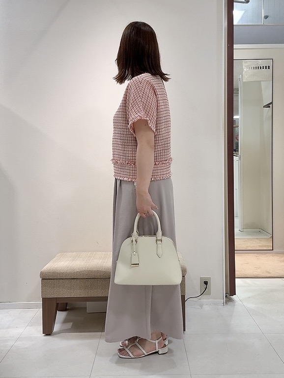 YUIさんの「UNTITLED｜ファンシーツイードブラウス」を使ったコーディネート