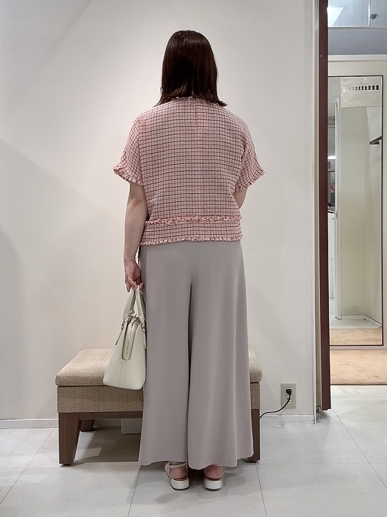 YUIさんの「UNTITLED｜ファンシーツイードブラウス」を使ったコーディネート