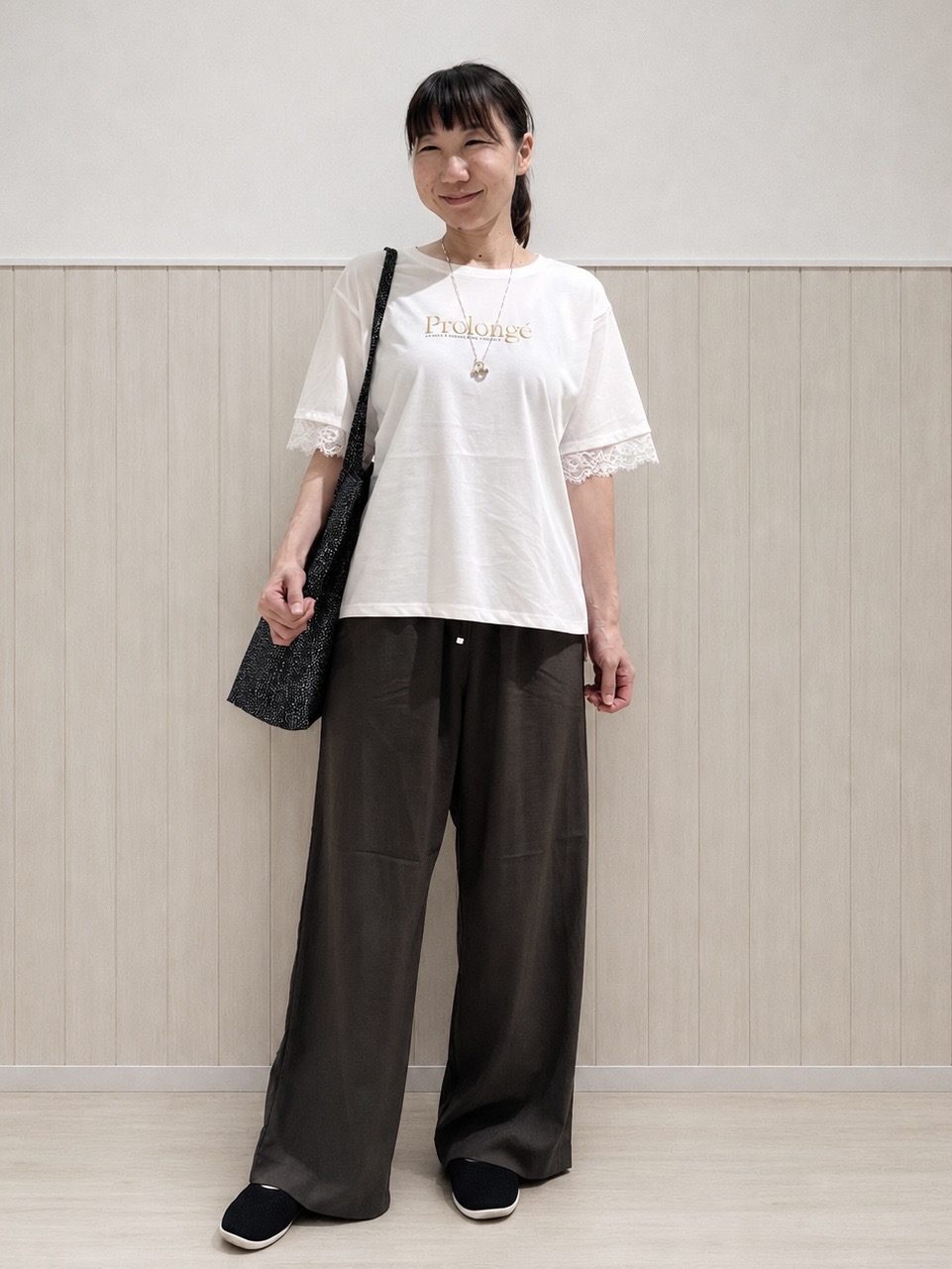 まつみさんの「SHOO･LA･RUE｜【S-LL/洗濯機可】バルーンスリーブ　キーネックブラウス」を使ったコーディネート