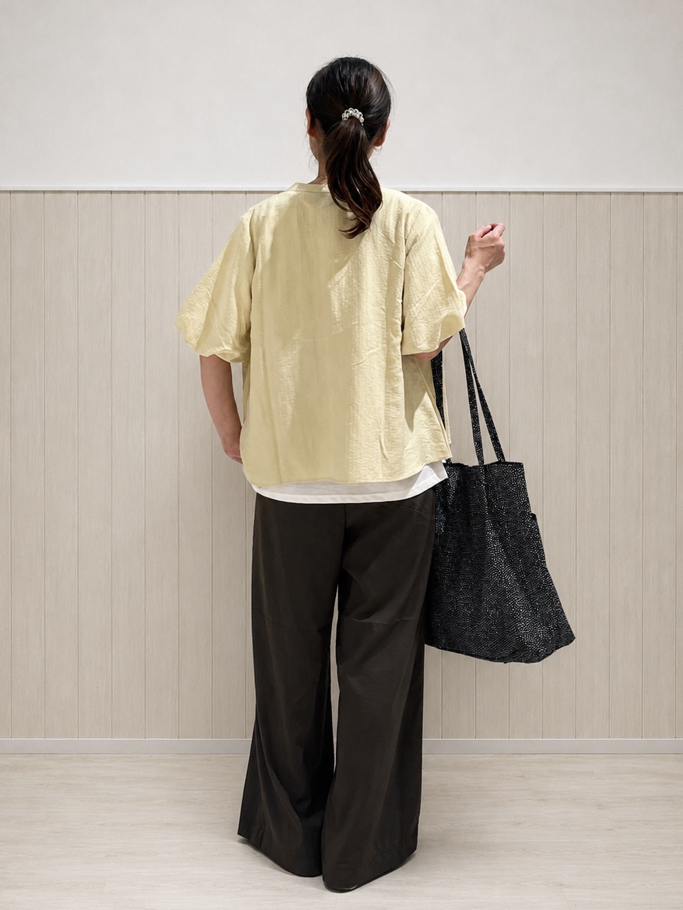 まつみさんの「SHOO･LA･RUE｜【S-LL/洗濯機可】バルーンスリーブ　キーネックブラウス」を使ったコーディネート