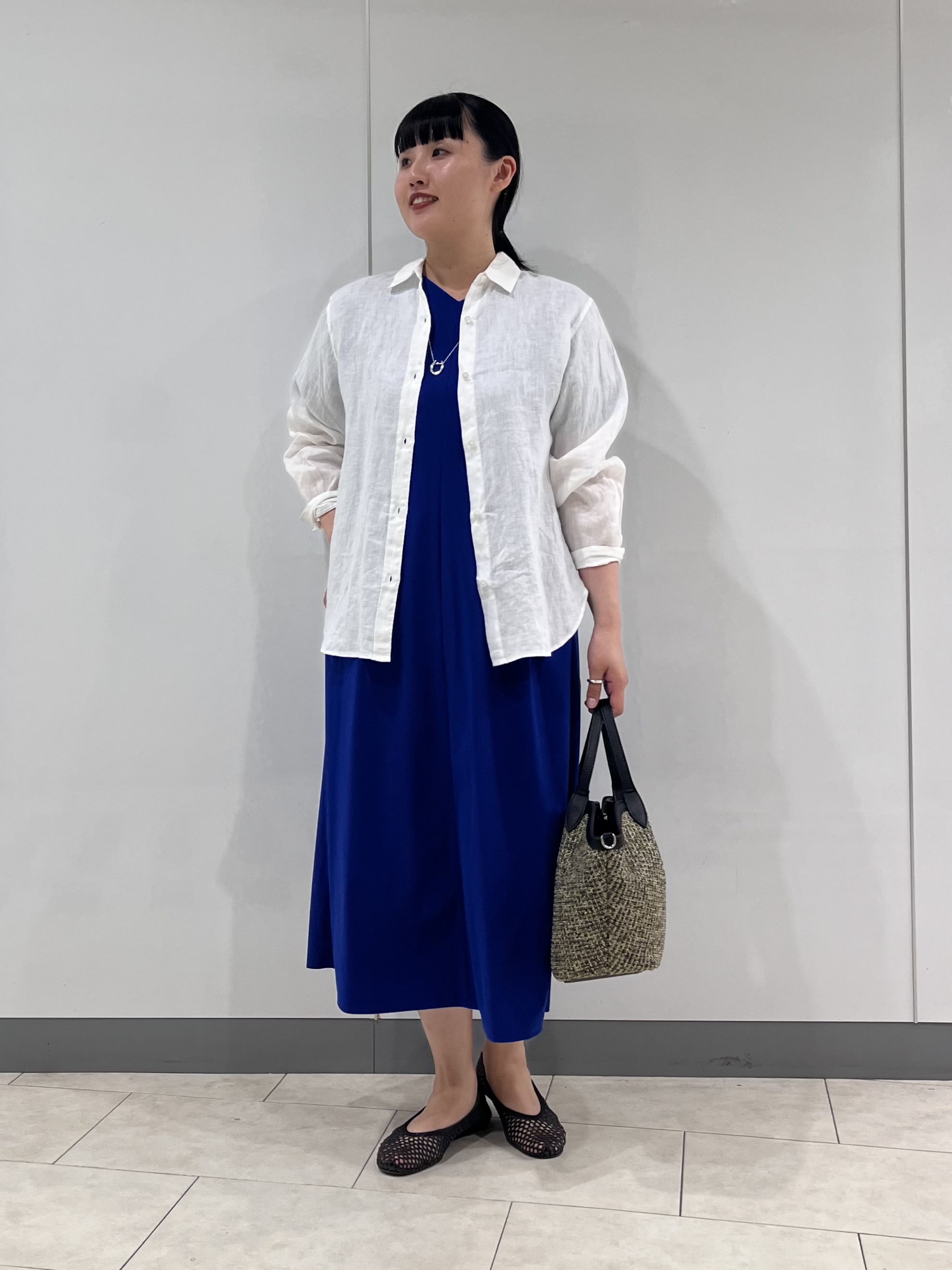 hasuさんの「INDIVI｜【接触冷感／2WAY】カシュクールリネンシャツ」を使ったコーディネート