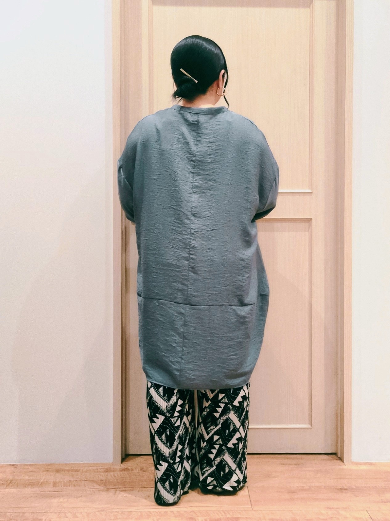 haseさんの「SHOO･LA･RUE｜【ひんやり/S-LL/洗濯機可】体型カバーにも ゆるっとリラックスチュニック」を使ったコーディネート