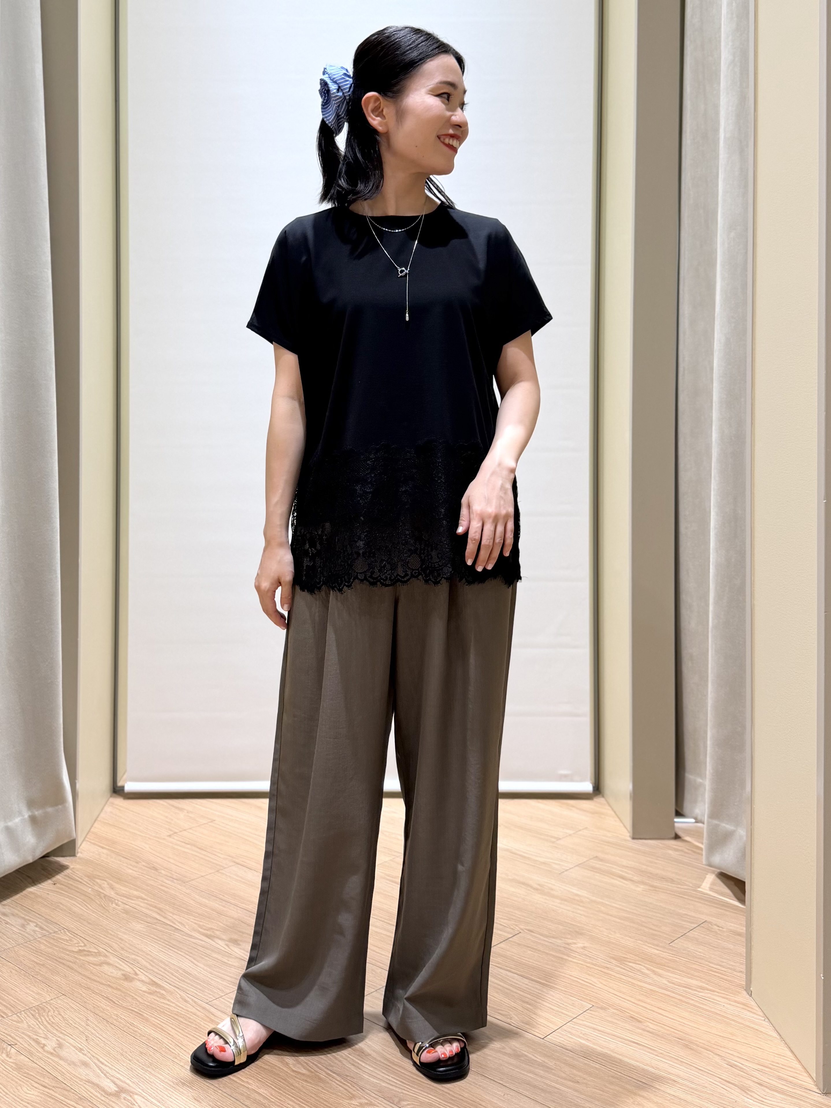 あんりさんの「grove｜【持続冷感】ひんやりポンチシリーズ／裾レースドルマンカットソー」を使ったコーディネート