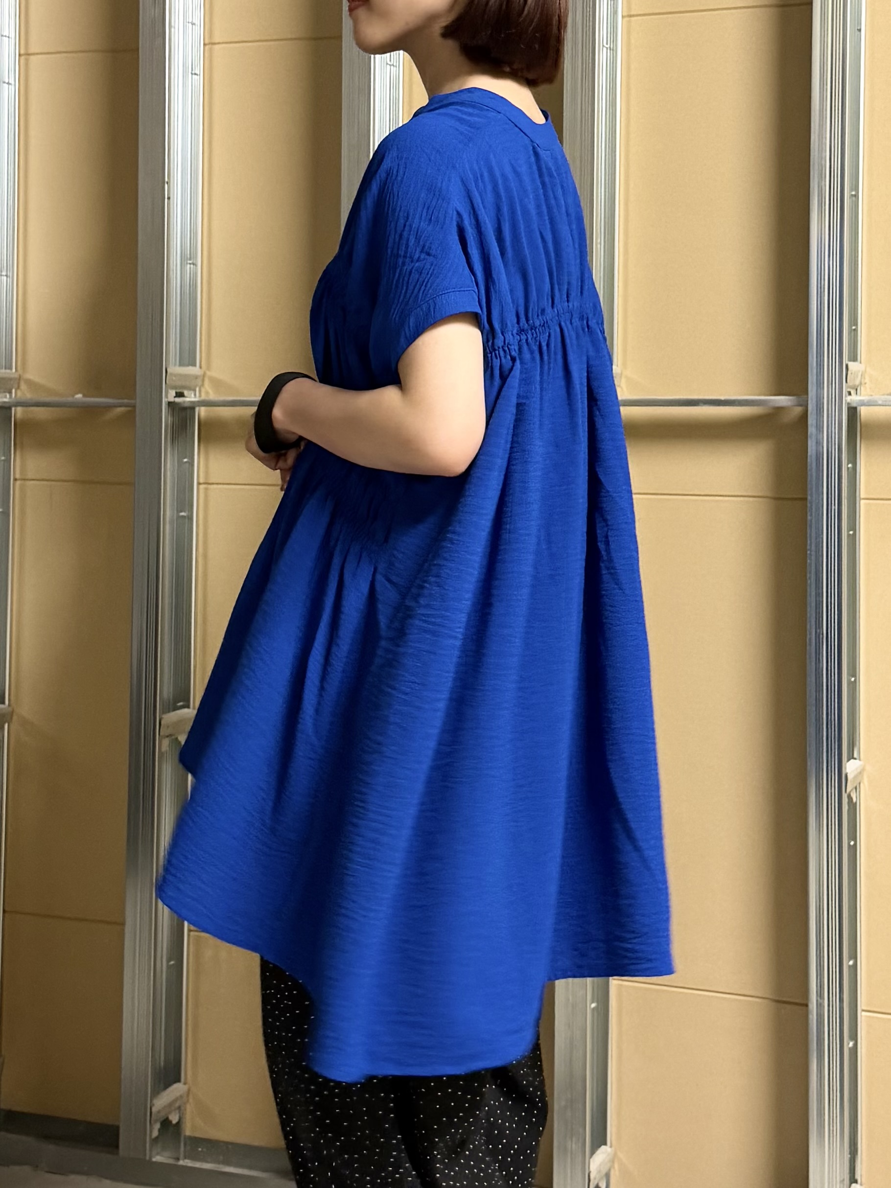 sahoさんの「THE SHOP TK｜【夏に嬉しい機能つき】ひんやりさらさら シャーリングブラウス」を使ったコーディネート