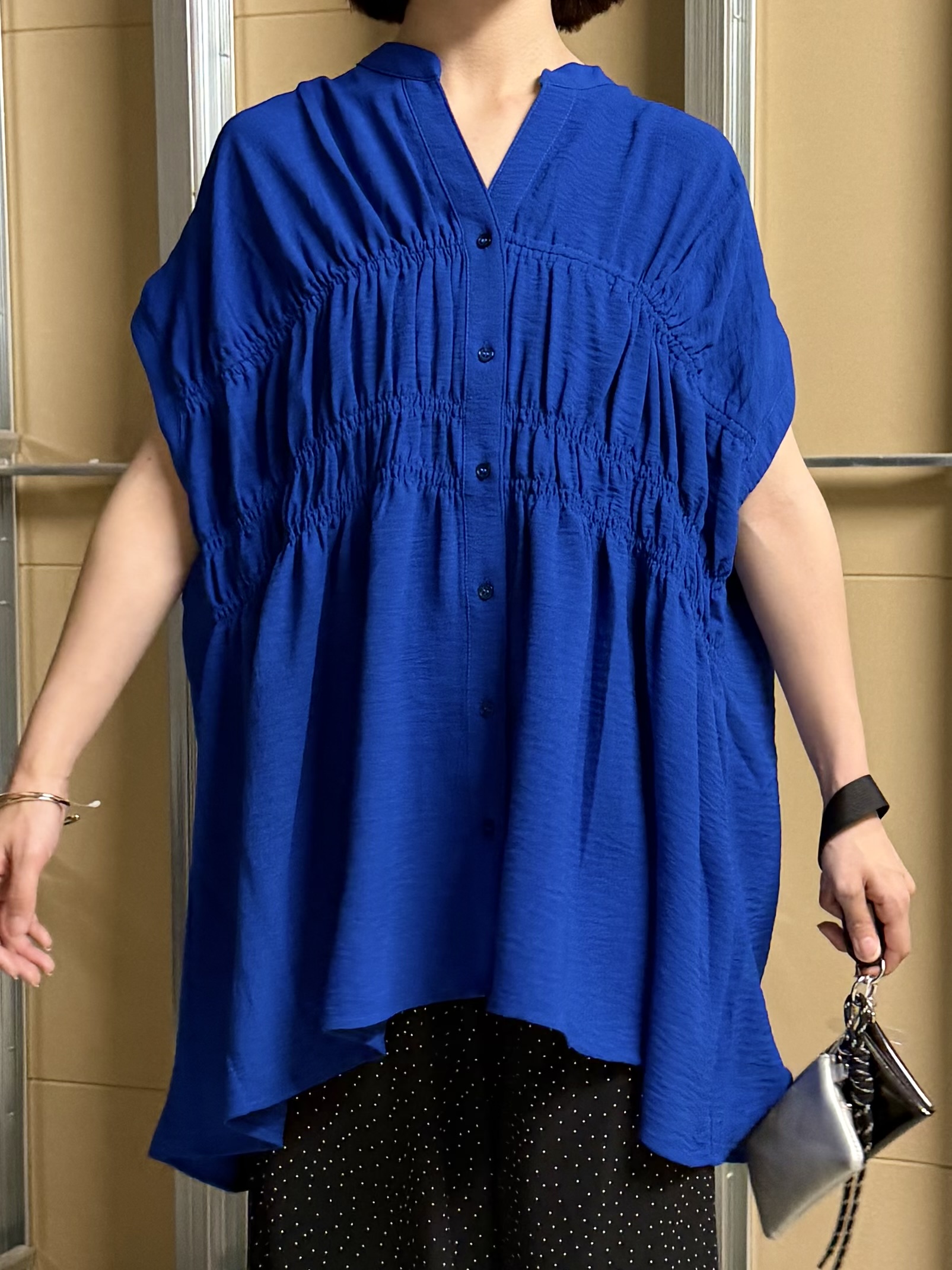sahoさんの「THE SHOP TK｜【夏に嬉しい機能つき】ひんやりさらさら シャーリングブラウス」を使ったコーディネート