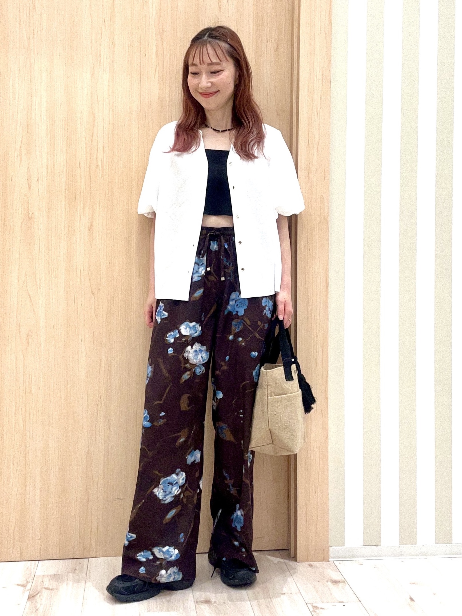 ririさんの「SHOO･LA･RUE｜【S-LL/洗濯機可】バルーンスリーブ　キーネックブラウス」を使ったコーディネート