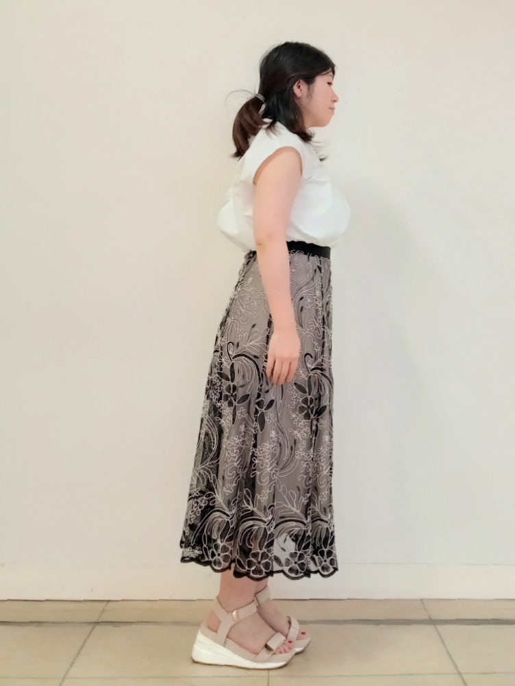 emiさんの「DRESSTERIOR｜フレンチスリーブ スキッパーブラウス」を使ったコーディネート