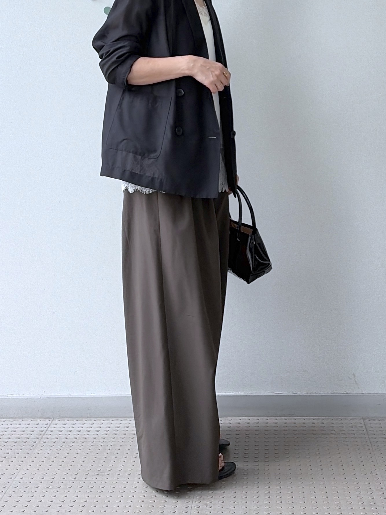 yoshikadoさんの「DRESSTERIOR｜【接触冷感/防シワ機能/ウォッシャブル】クールタッチ リネンブレンドシアージャケット」を使ったコーディネート
