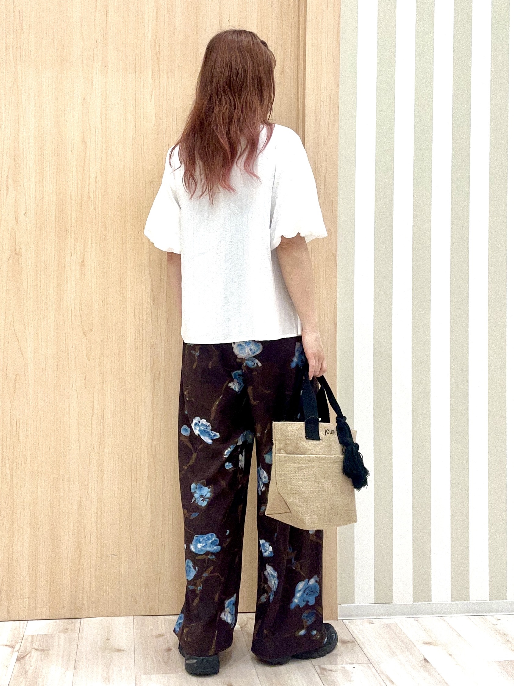 ririさんの「SHOO･LA･RUE｜【S-LL/洗濯機可】バルーンスリーブ　キーネックブラウス」を使ったコーディネート