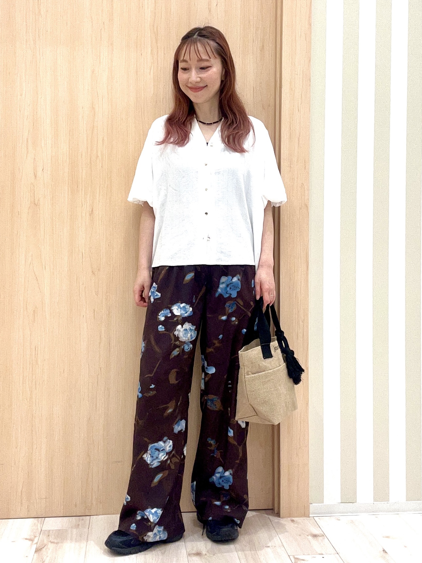 ririさんの「SHOO･LA･RUE｜【S-LL/洗濯機可】バルーンスリーブ　キーネックブラウス」を使ったコーディネート
