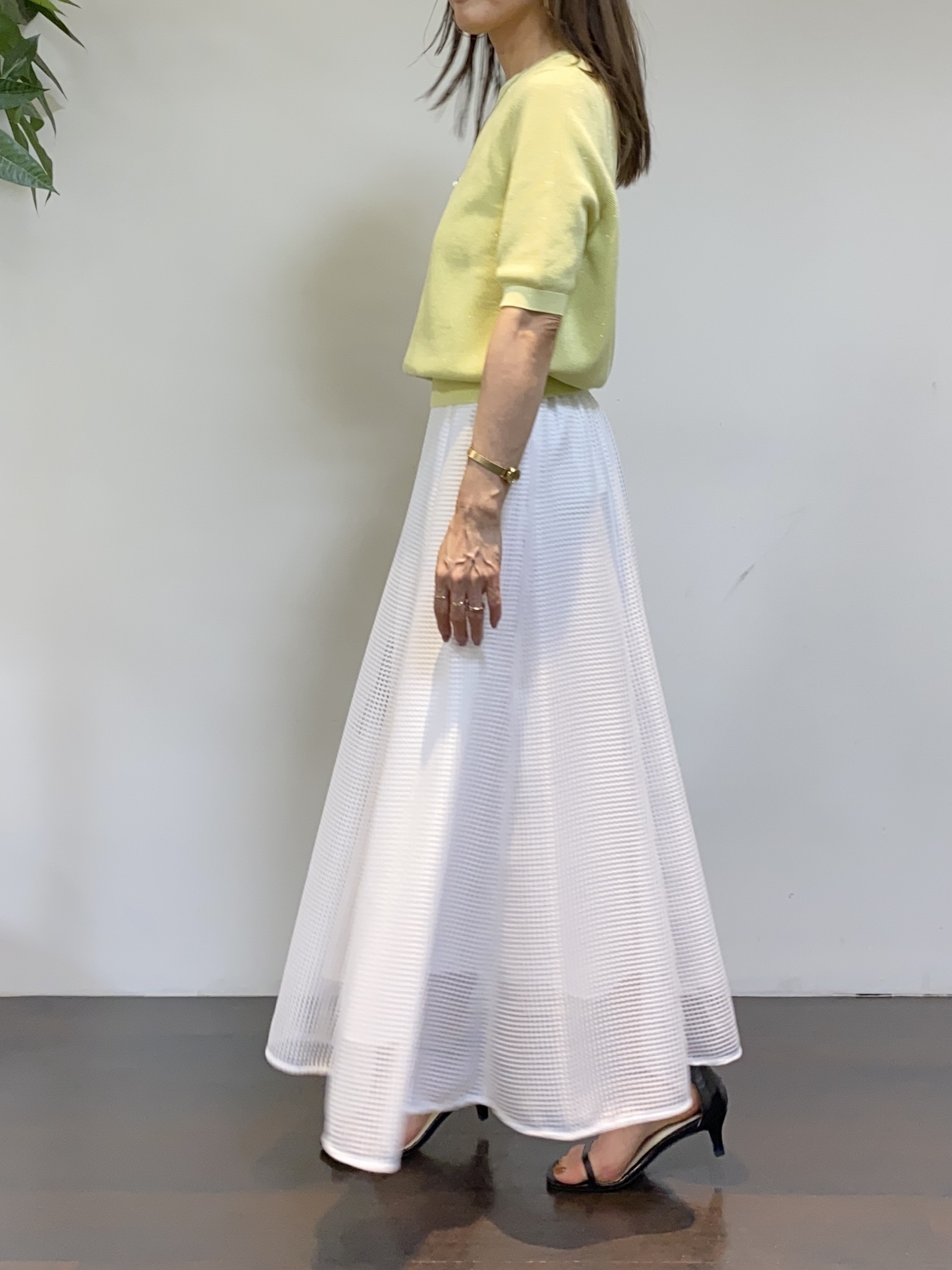 tomoさんの「UNTITLED｜【アンサンブル可】ラメ混クルーネックカーディガン」を使ったコーディネート