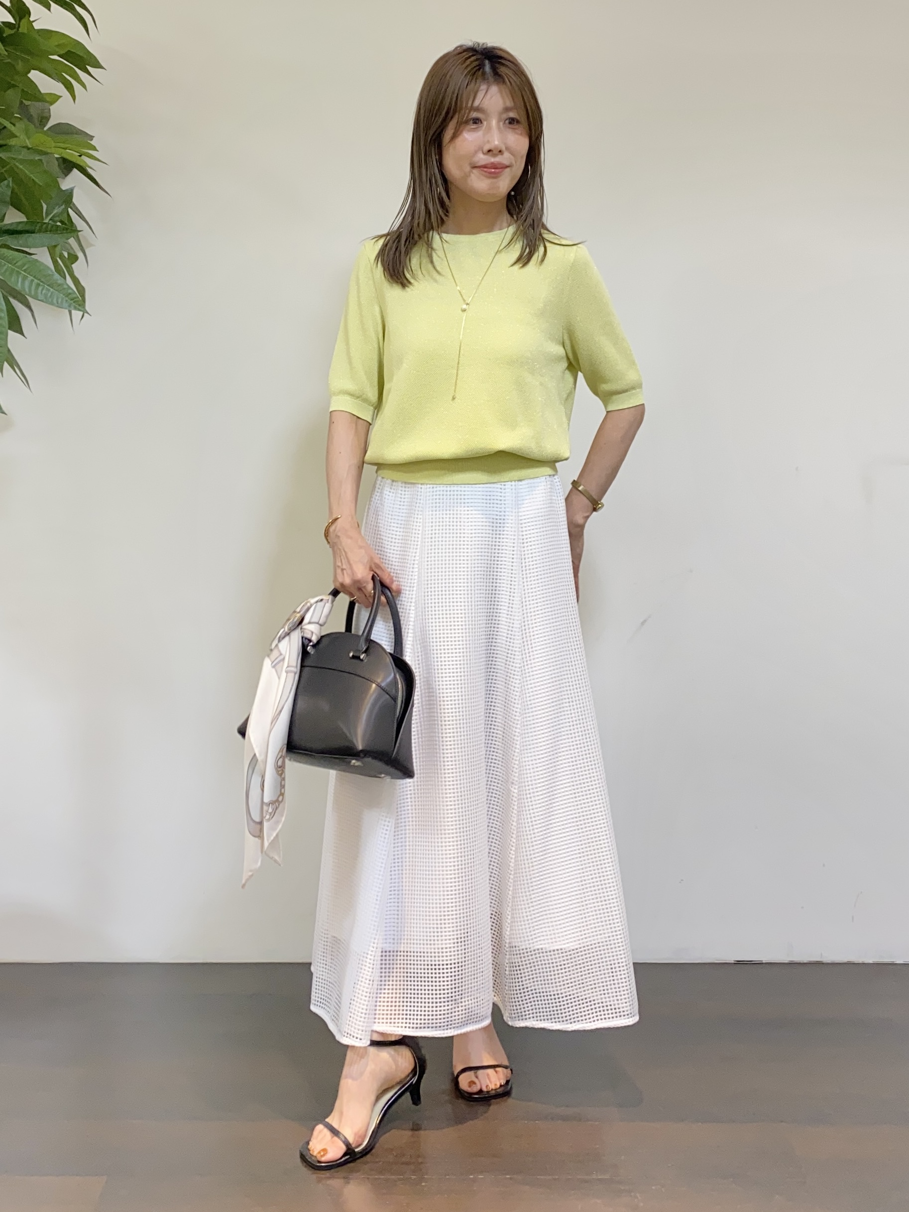 tomoさんの「UNTITLED｜【アンサンブル可】ラメ混クルーネックカーディガン」を使ったコーディネート
