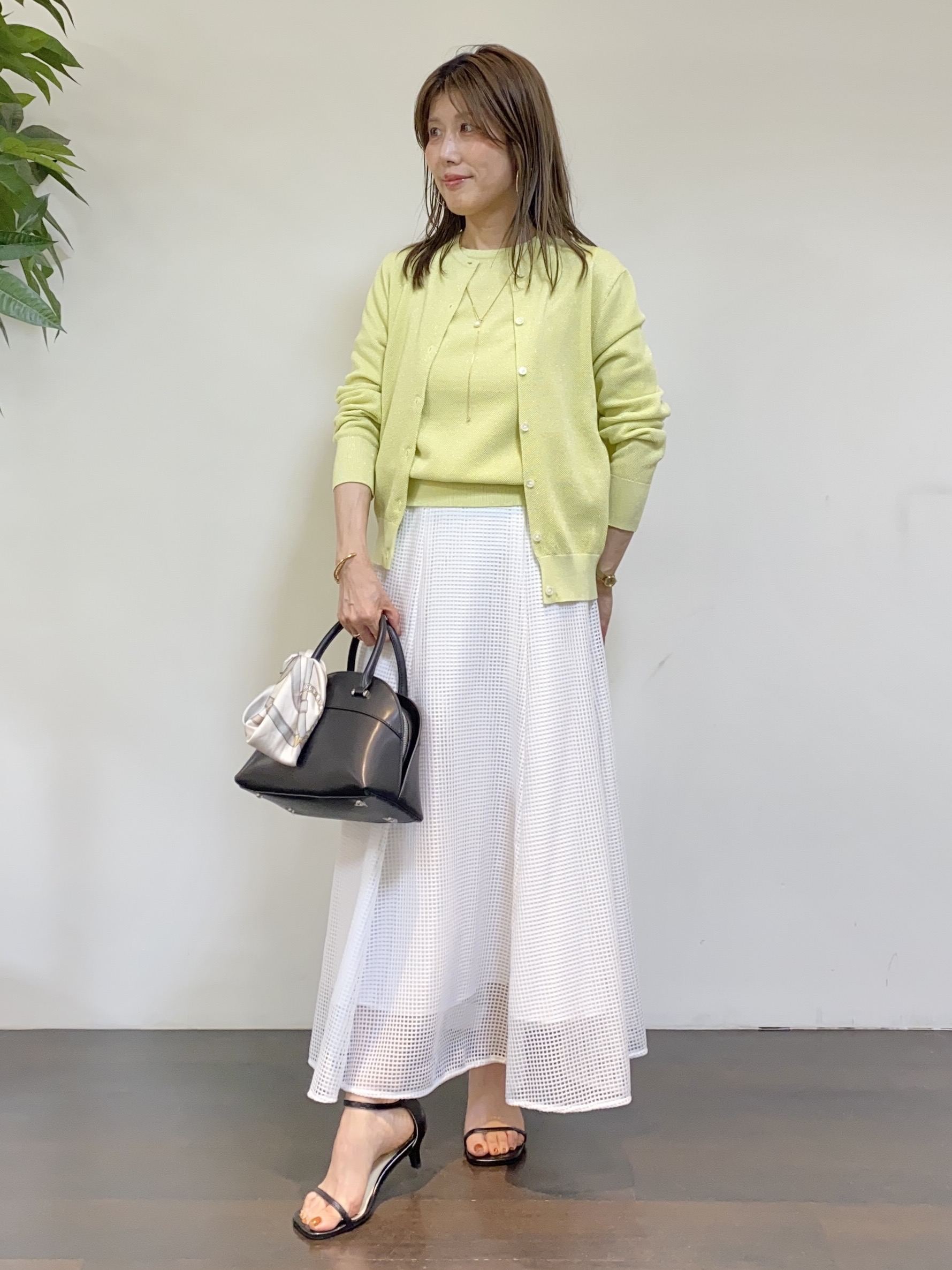 tomoさんの「UNTITLED｜【アンサンブル可】ラメ混クルーネックカーディガン」を使ったコーディネート