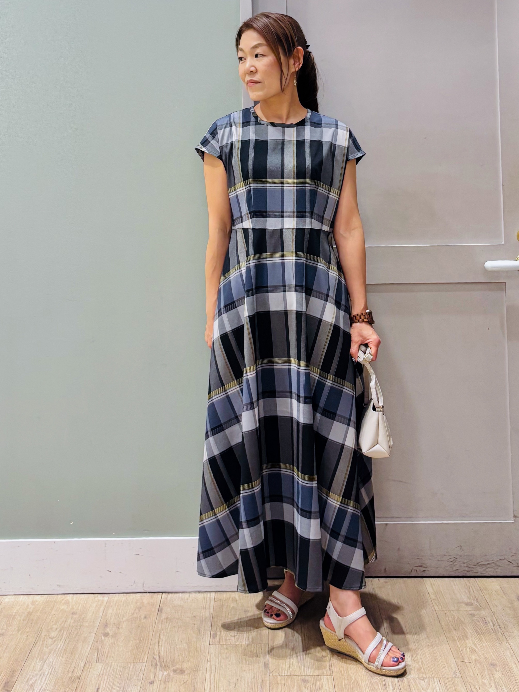 Komi☆さんの「grove｜【低身長さんも選べる着丈】マドラスチェックワンピース」を使ったコーディネート