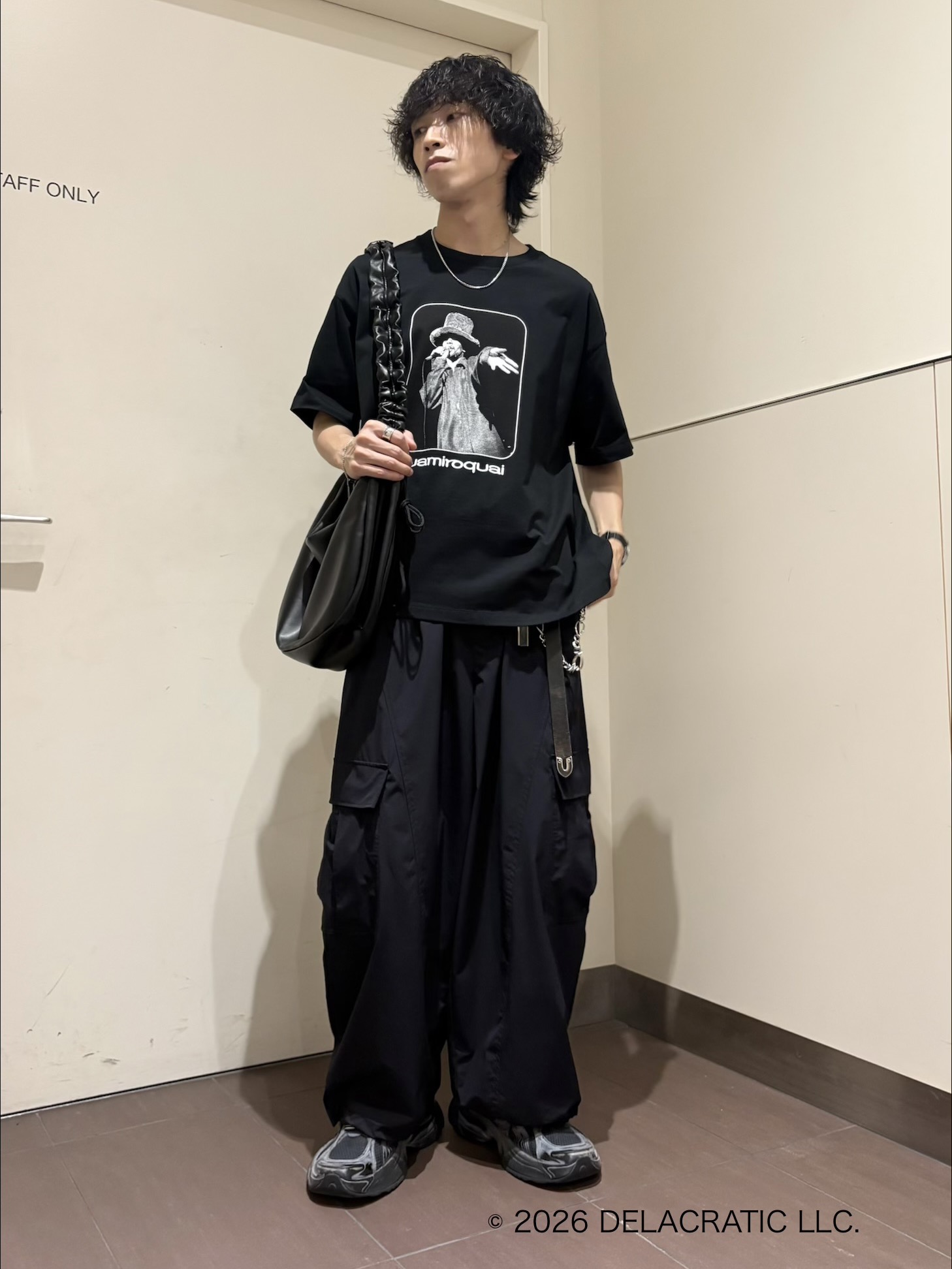 ナノシーさんの「tk.TAKEO KIKUCHI｜カッティングカーゴパンツ」を使ったコーディネート