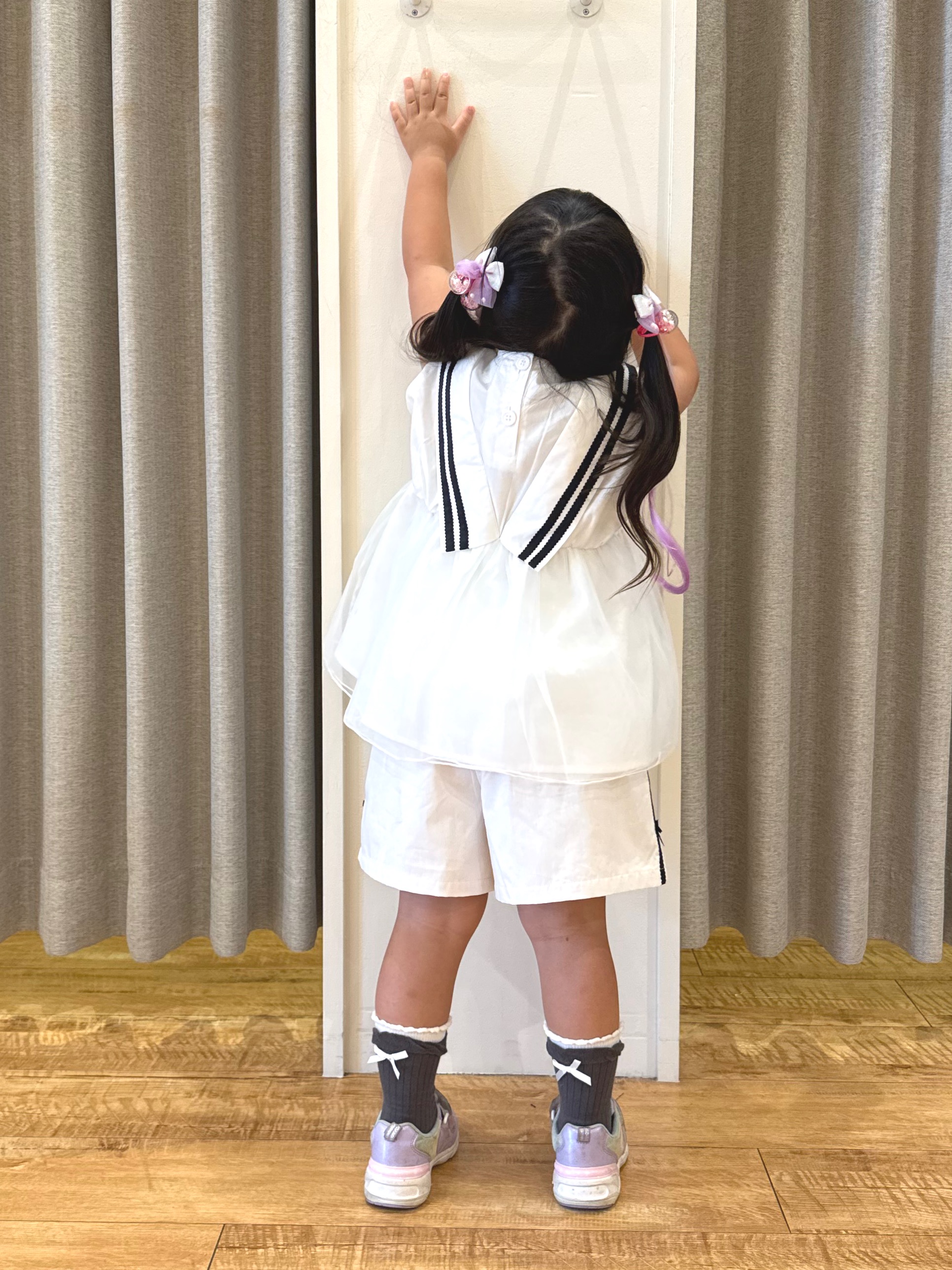 愛さんの「SHOO･LA･RUE｜【100-130cm】チュール付きセーラーブラウス」を使ったコーディネート