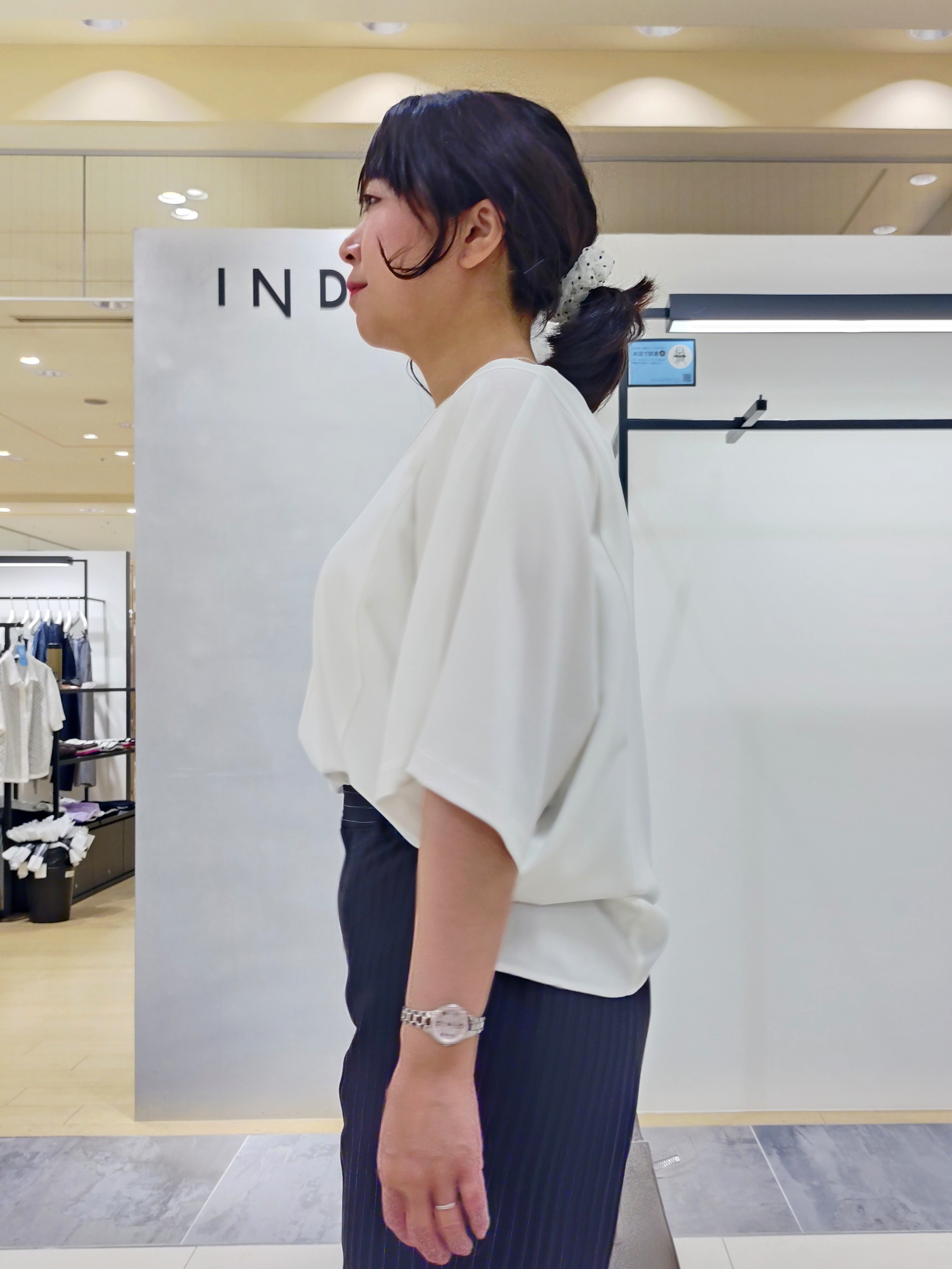 TOMOMIさんの「INDIVI｜【新作登場！着る日傘】 ダブルジャケット」を使ったコーディネート