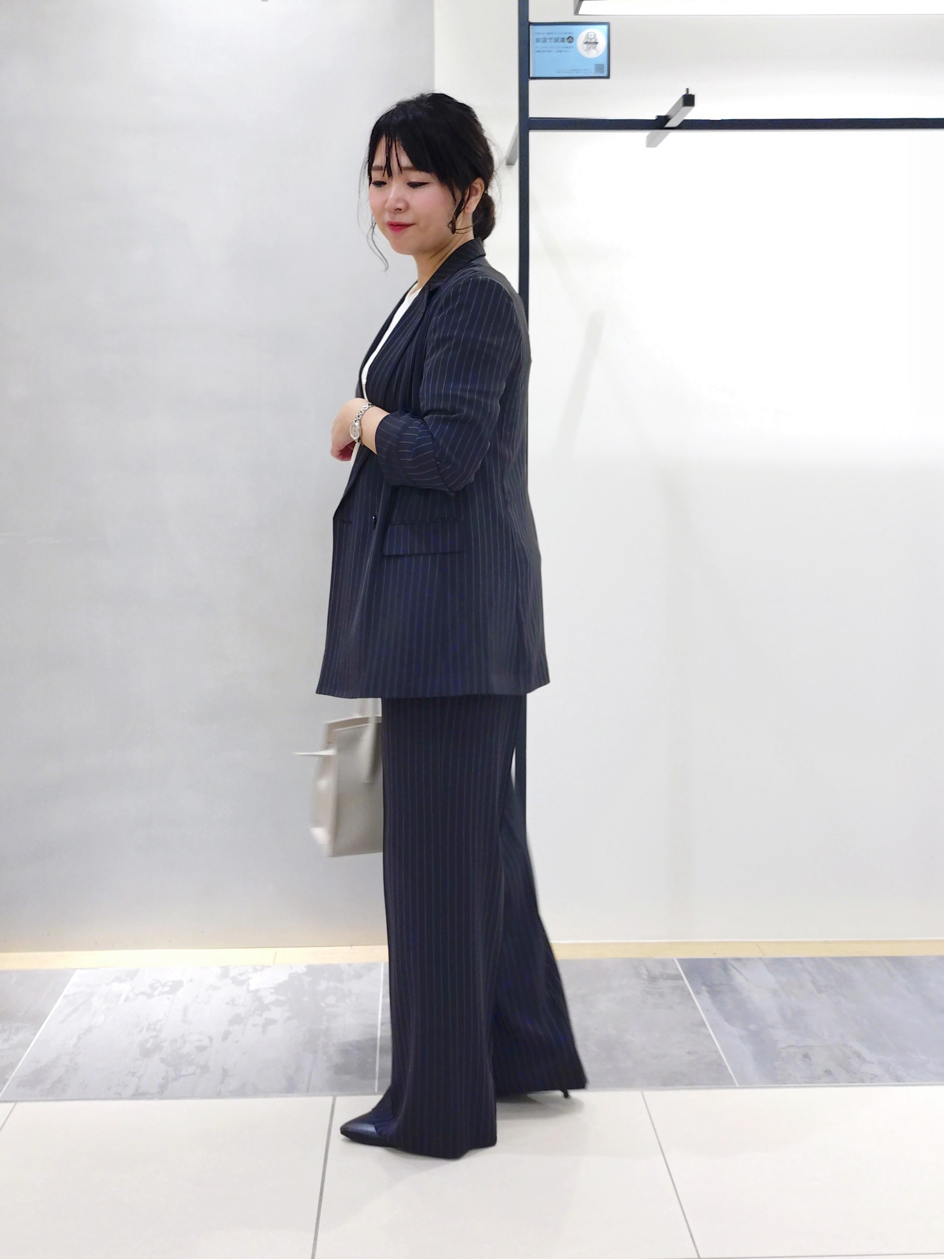 TOMOMIさんの「INDIVI｜【新作登場！着る日傘】 ダブルジャケット」を使ったコーディネート