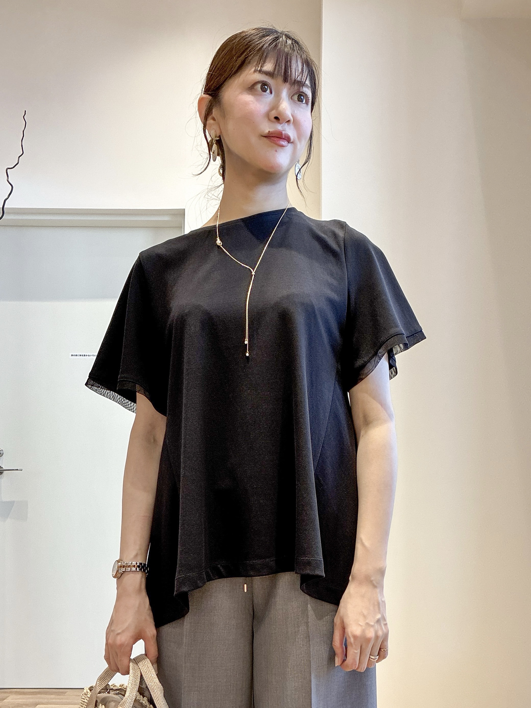 もんちゃんさんの「OPAQUE.CLIP｜【UVケア／接触冷感】スーパーアイス 袖チュールペプラムカットソー《洗濯機OK》」を使ったコーディネート