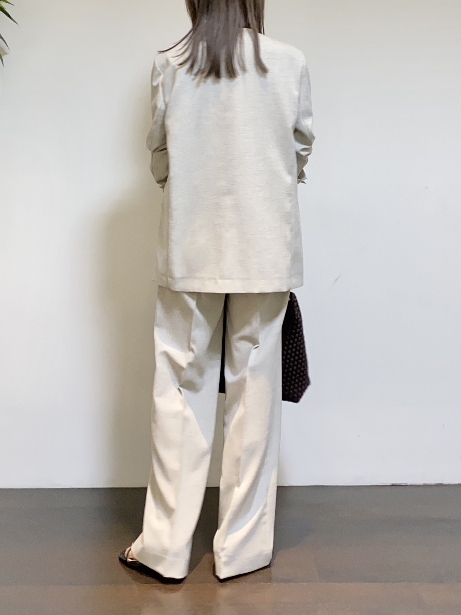 tomoさんの「UNTITLED｜【さらりと快適/セットアップ可/UV/接触冷感】スラブカラーレスジャケット」を使ったコーディネート
